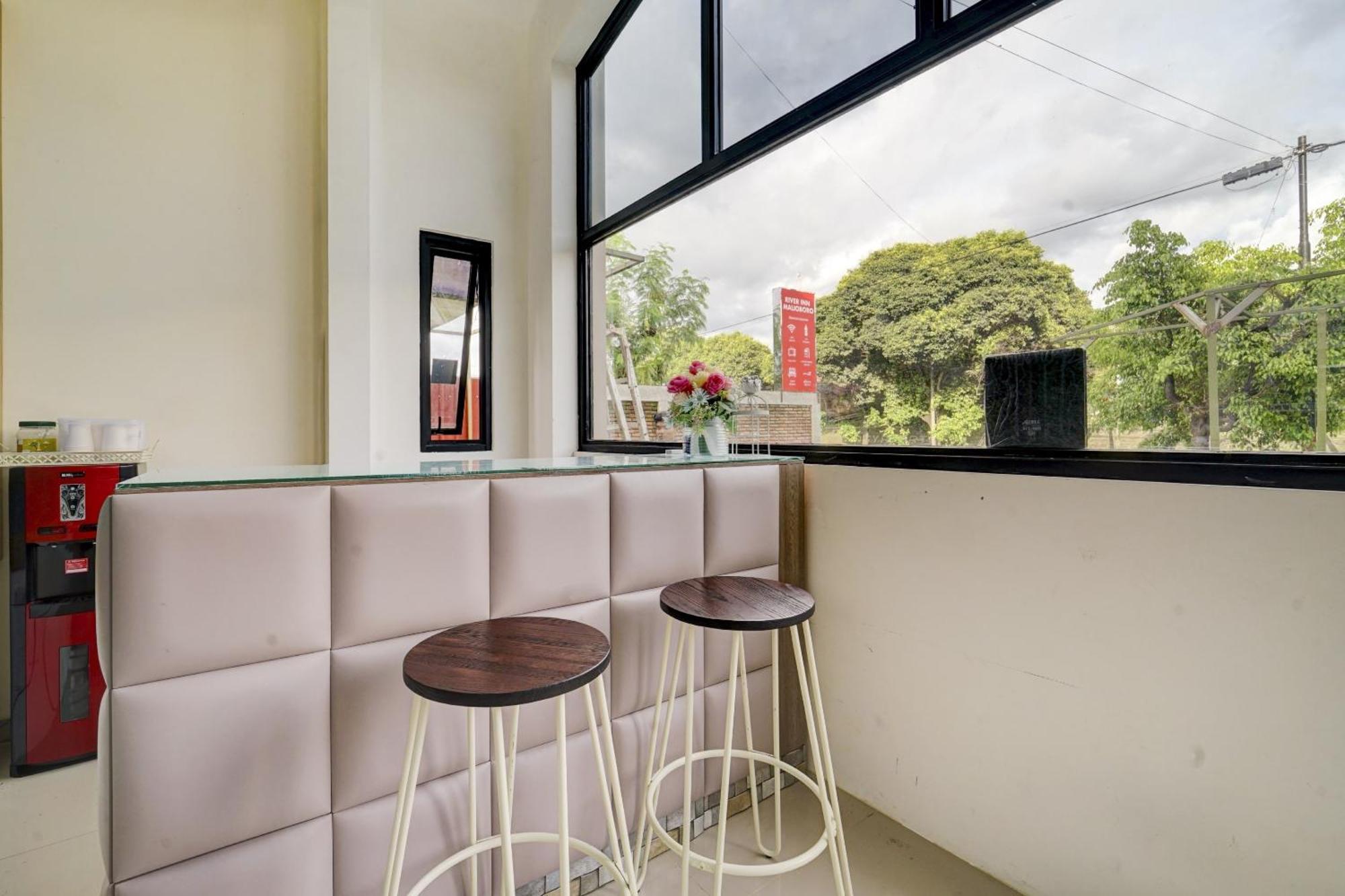 Super Oyo 90778 River Inn Malioboro ยอกยาการ์ตา ภายนอก รูปภาพ