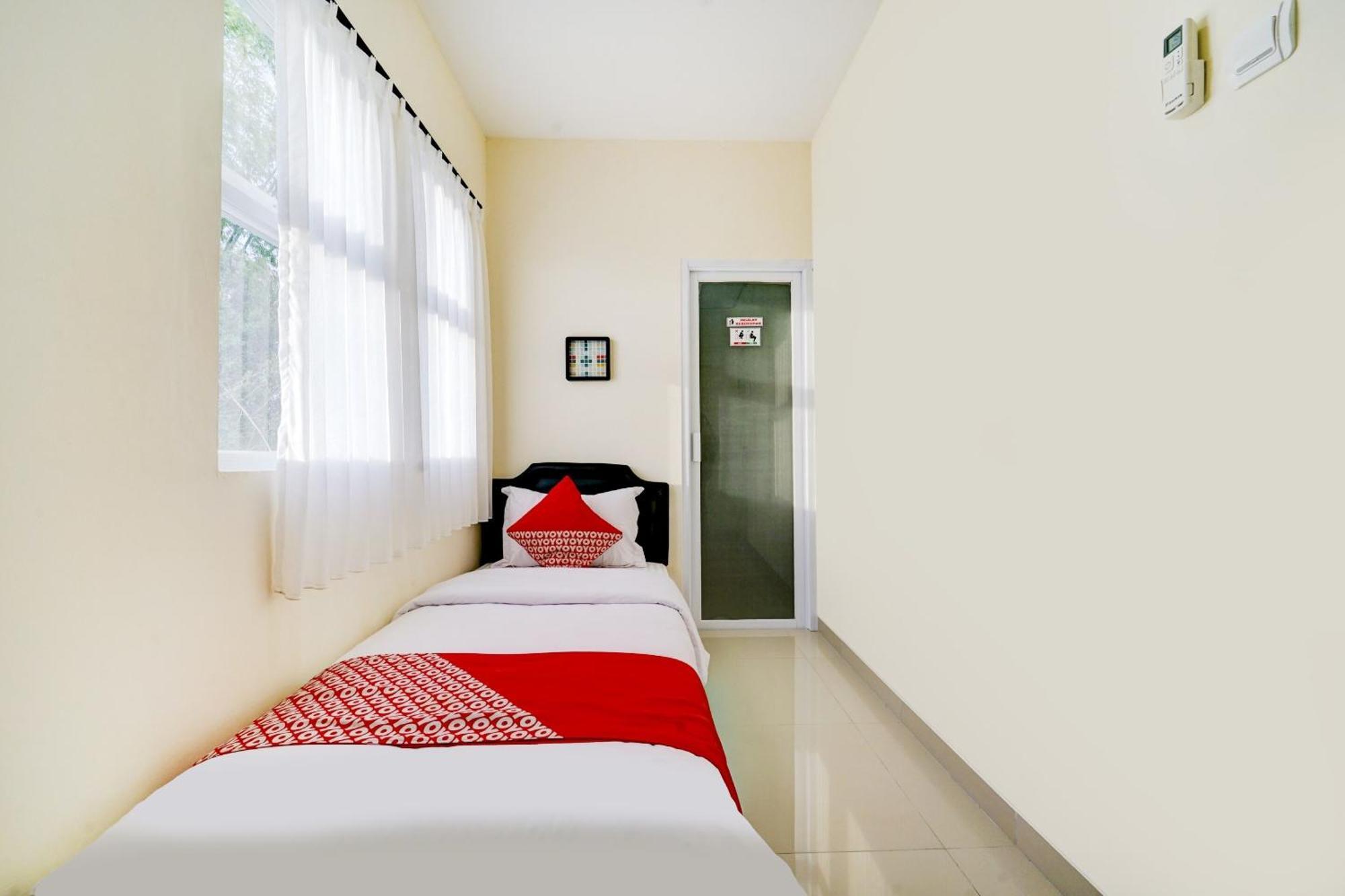 Super Oyo 90778 River Inn Malioboro ยอกยาการ์ตา ภายนอก รูปภาพ
