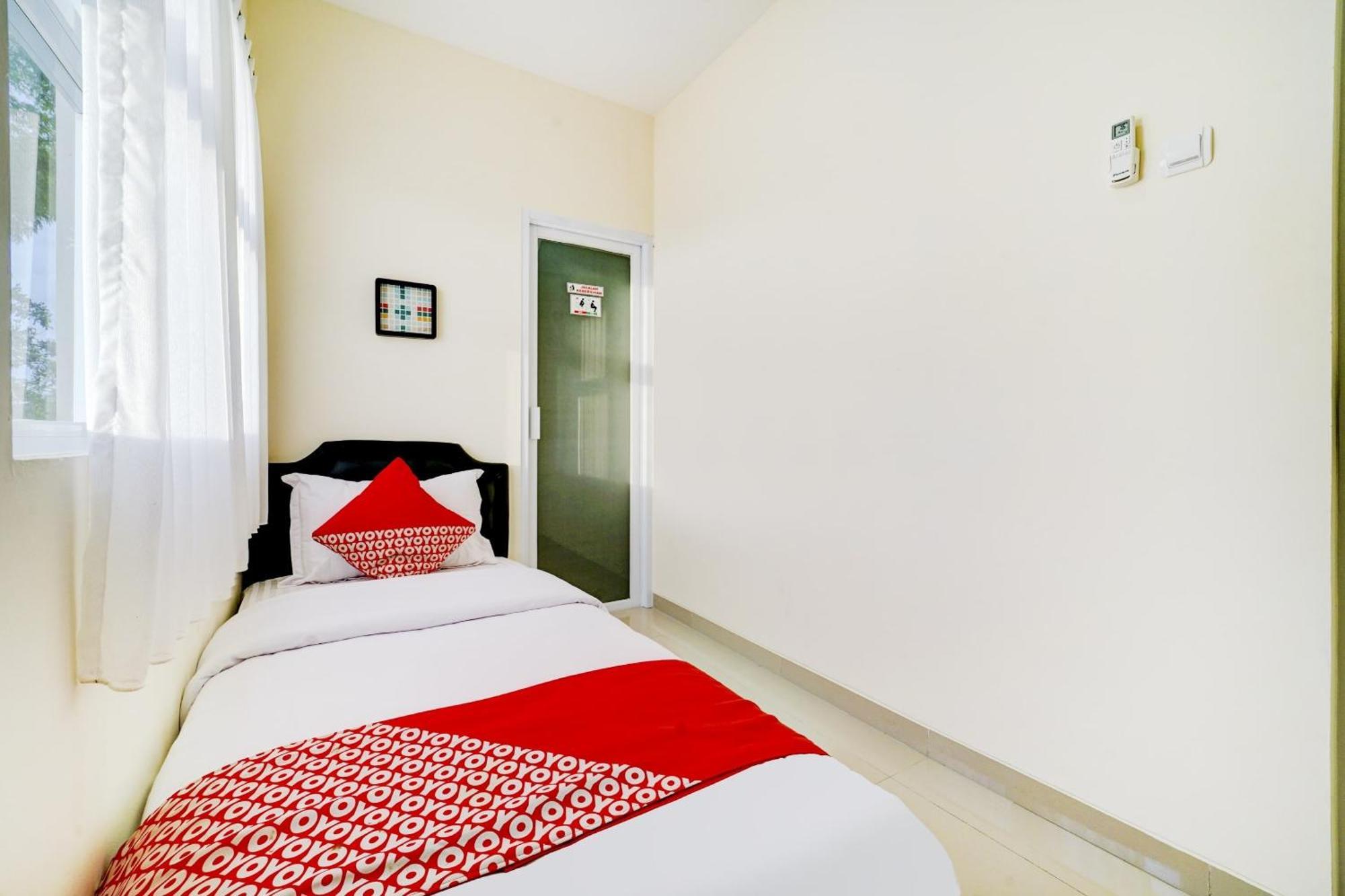 Super Oyo 90778 River Inn Malioboro ยอกยาการ์ตา ภายนอก รูปภาพ