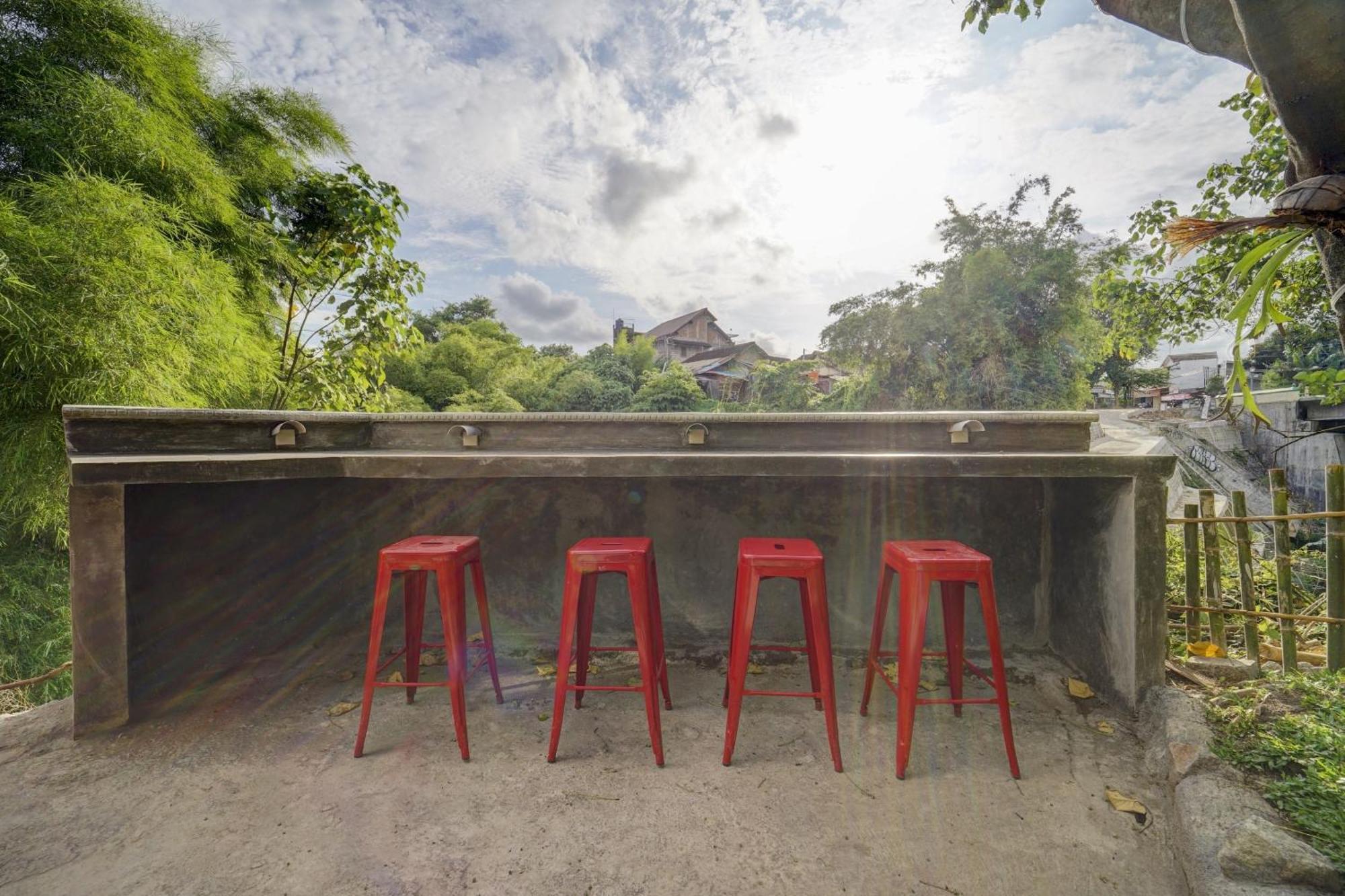 Super Oyo 90778 River Inn Malioboro ยอกยาการ์ตา ภายนอก รูปภาพ